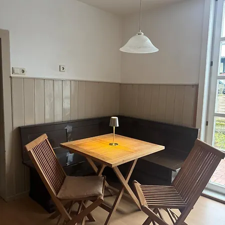 Urlaub Am Fluss Im Historischen Altenburschla *